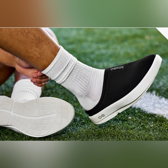 Men's OOCOOZIE Sport Mule White and Black - Picture 4 of 14